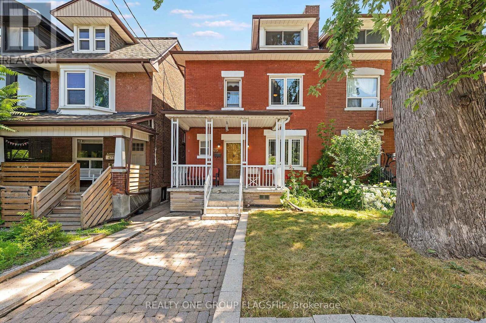 MLS® listing #30032688 for sale located at 475 SHAW STREET