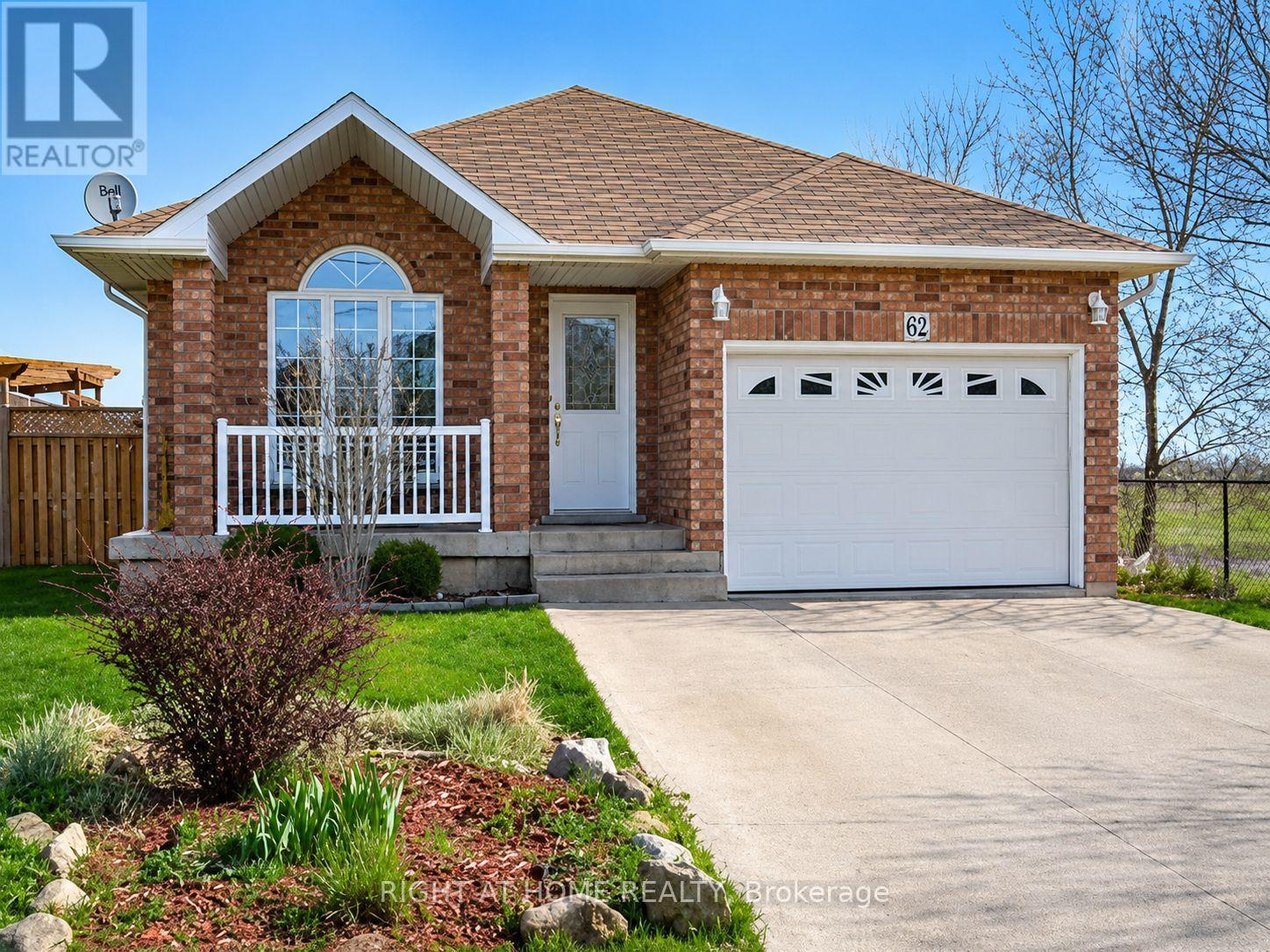 MLS® listing #30034533 for sale located at UPPER - 62 HIGHLAND ROAD W