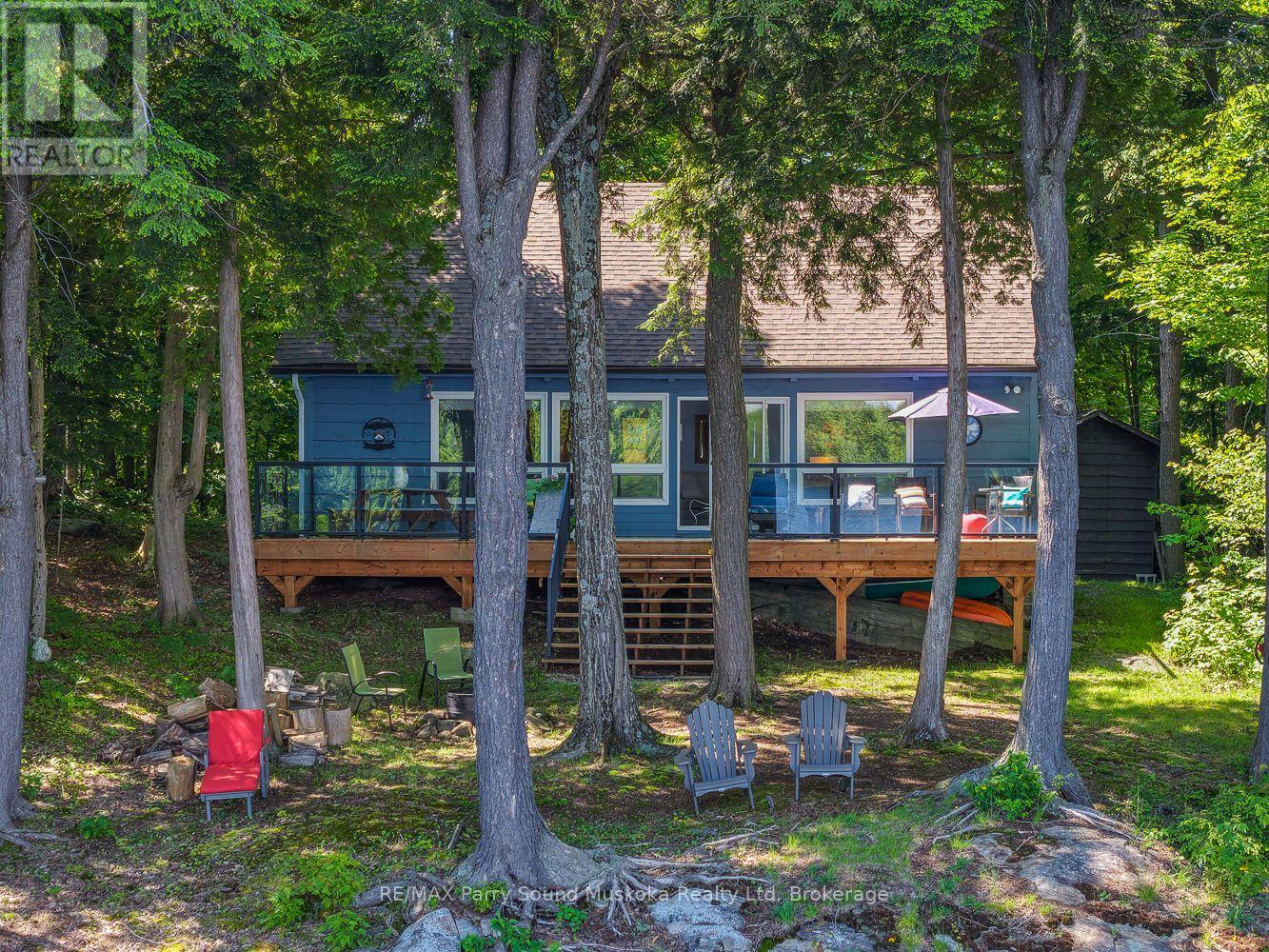 MLS® listing #30034750 for sale located at 2 SOUTH POINT DRIVE