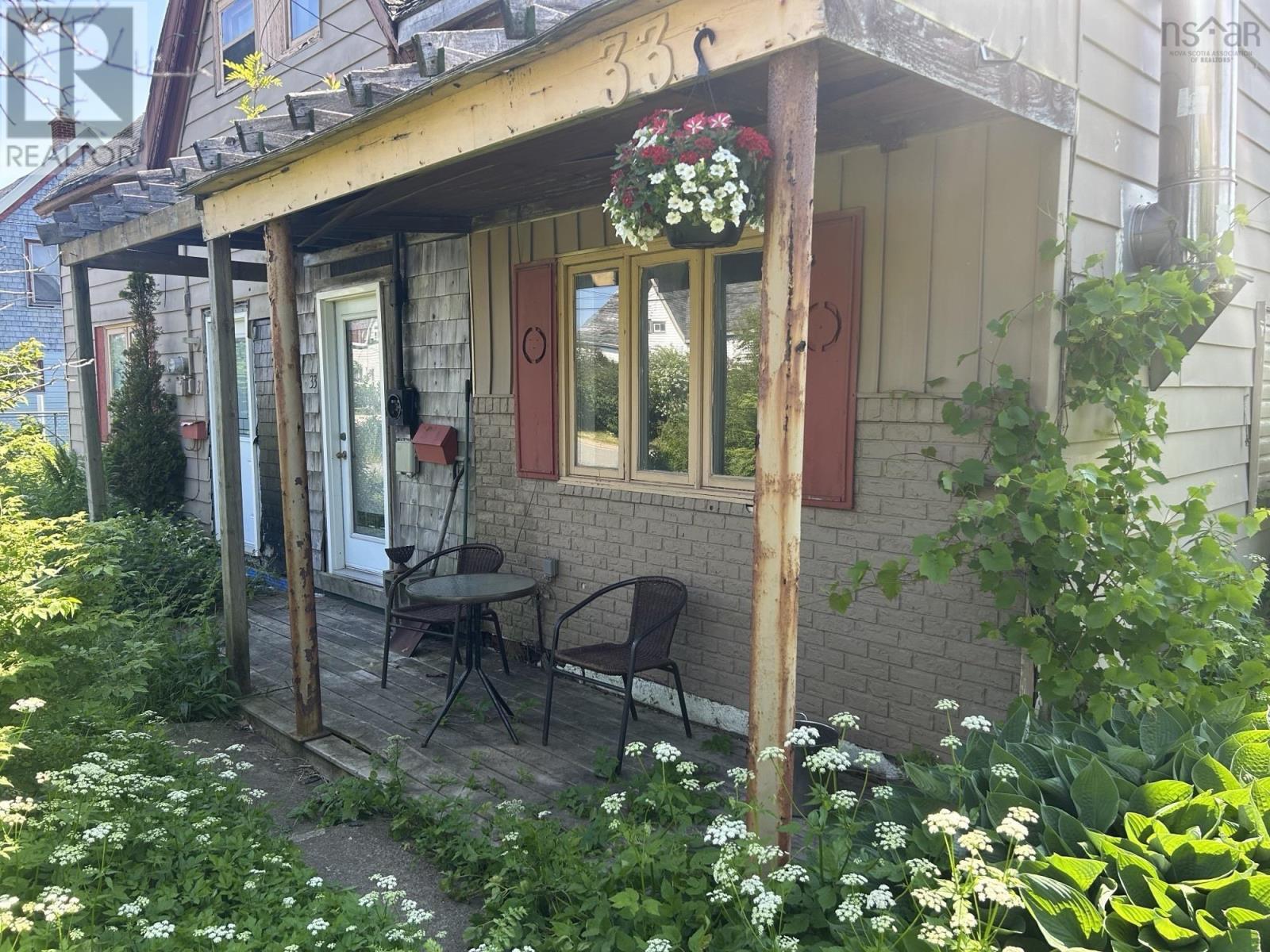 MLS® listing #30034952 for sale located at 33 Foundry Street