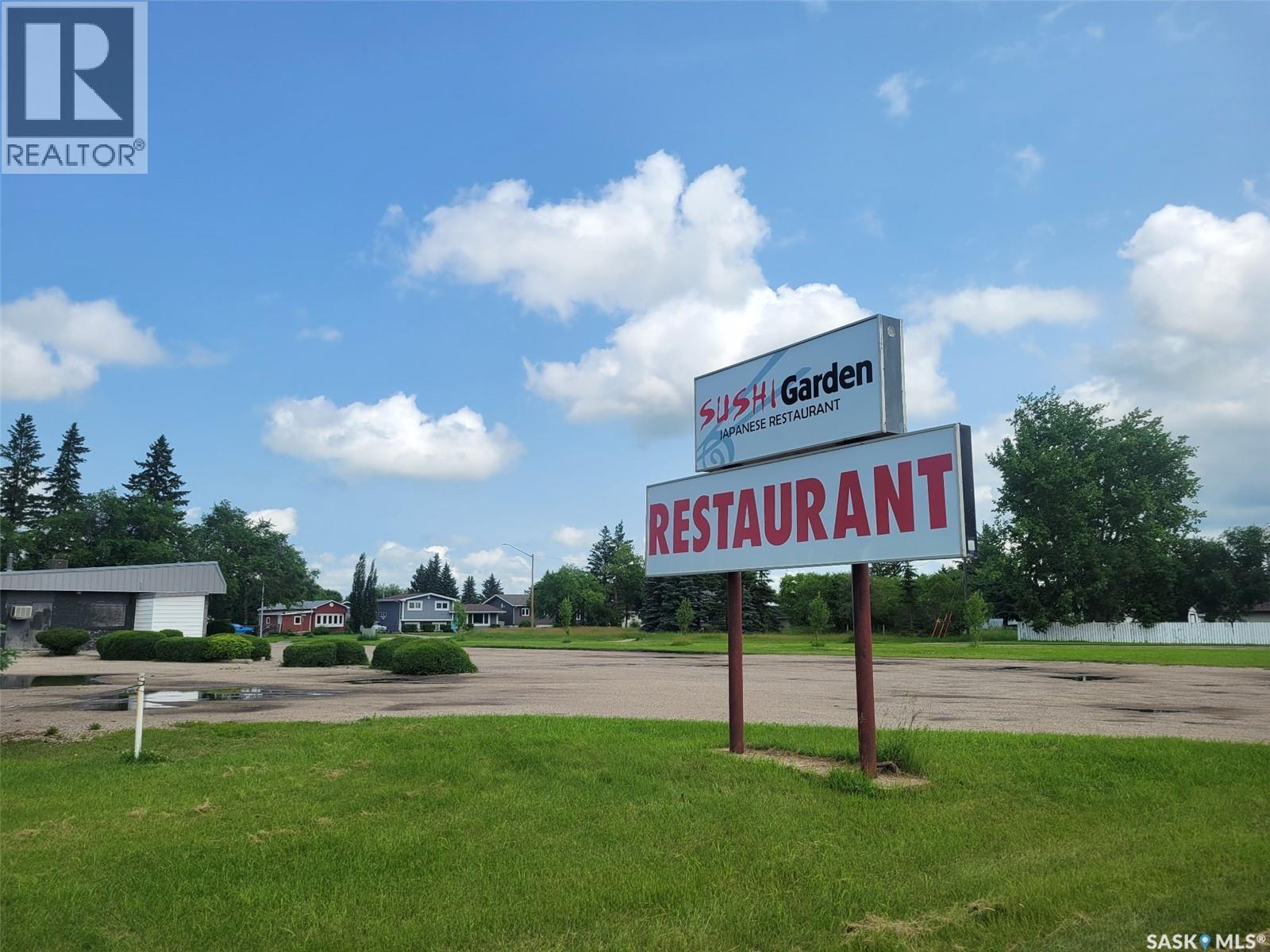 MLS® listing #30035210 for sale located at 702 3rd AVENUE W