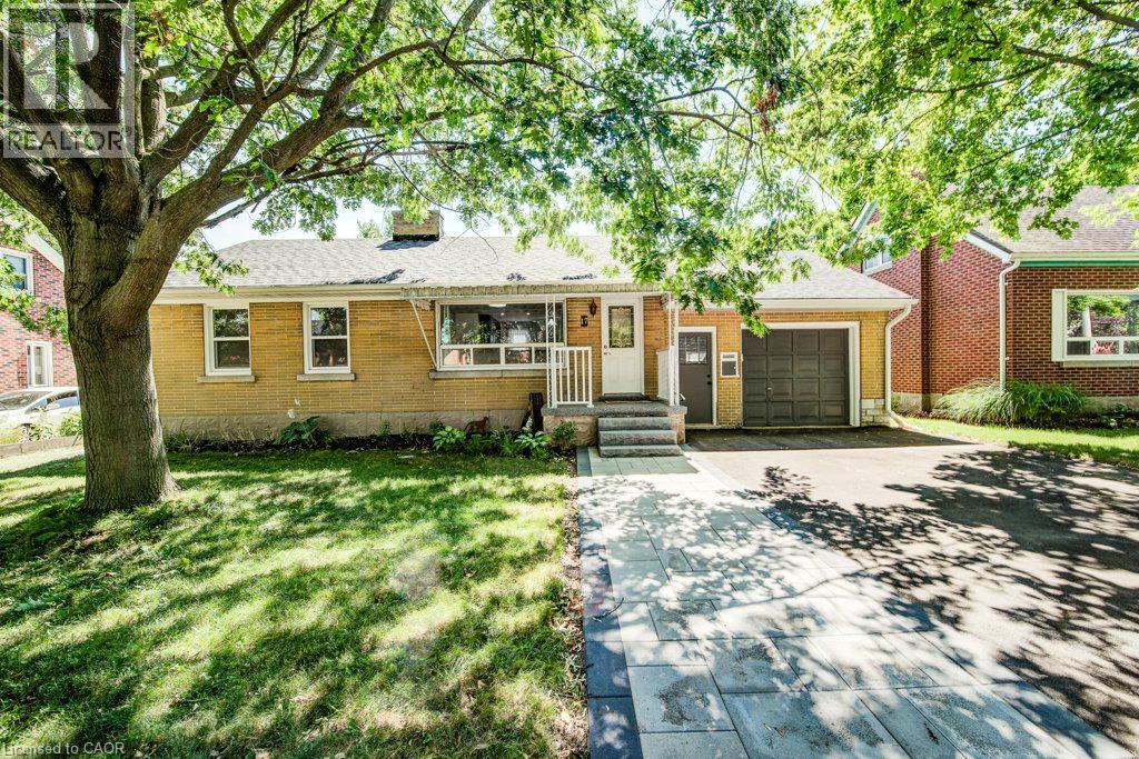 MLS® listing #30036330 for sale located at 17 CRESTWOOD Avenue