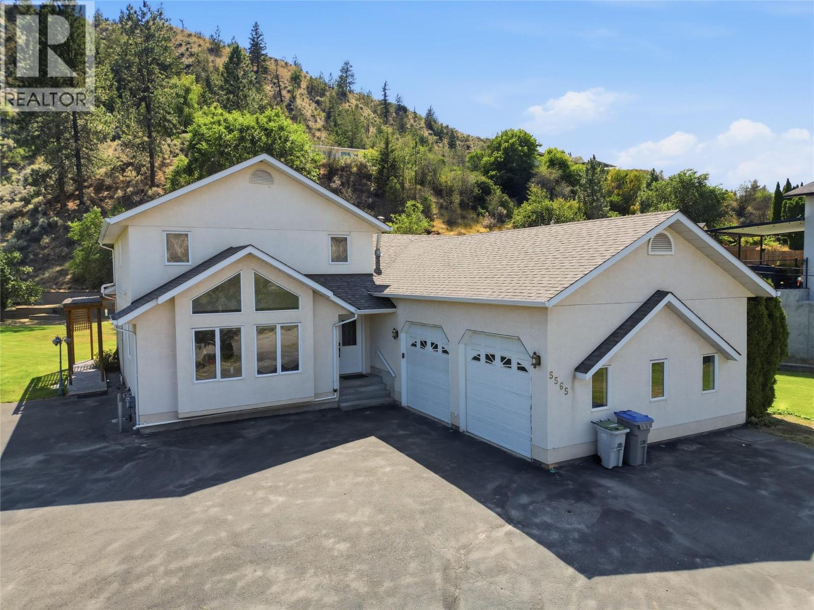 MLS® listing #30036686 for sale located at 5565 Dallas Drive