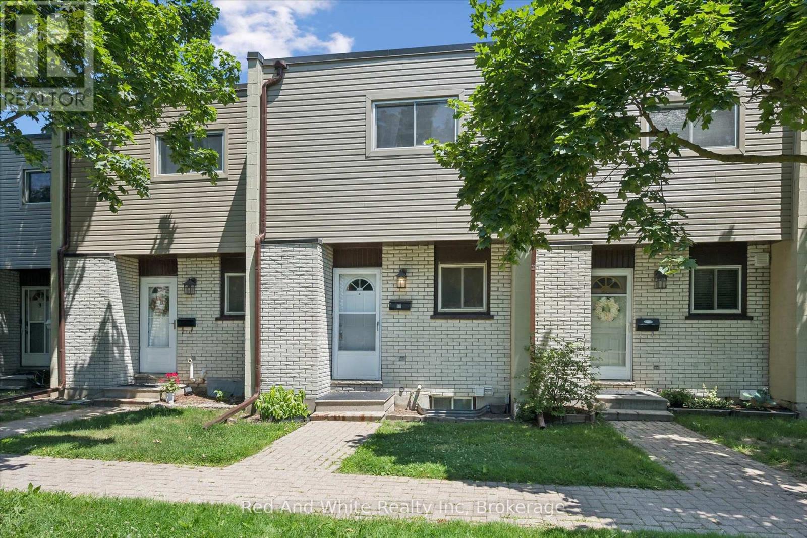 MLS® listing #30039256 for sale located at 11 - 178 GRULKE STREET
