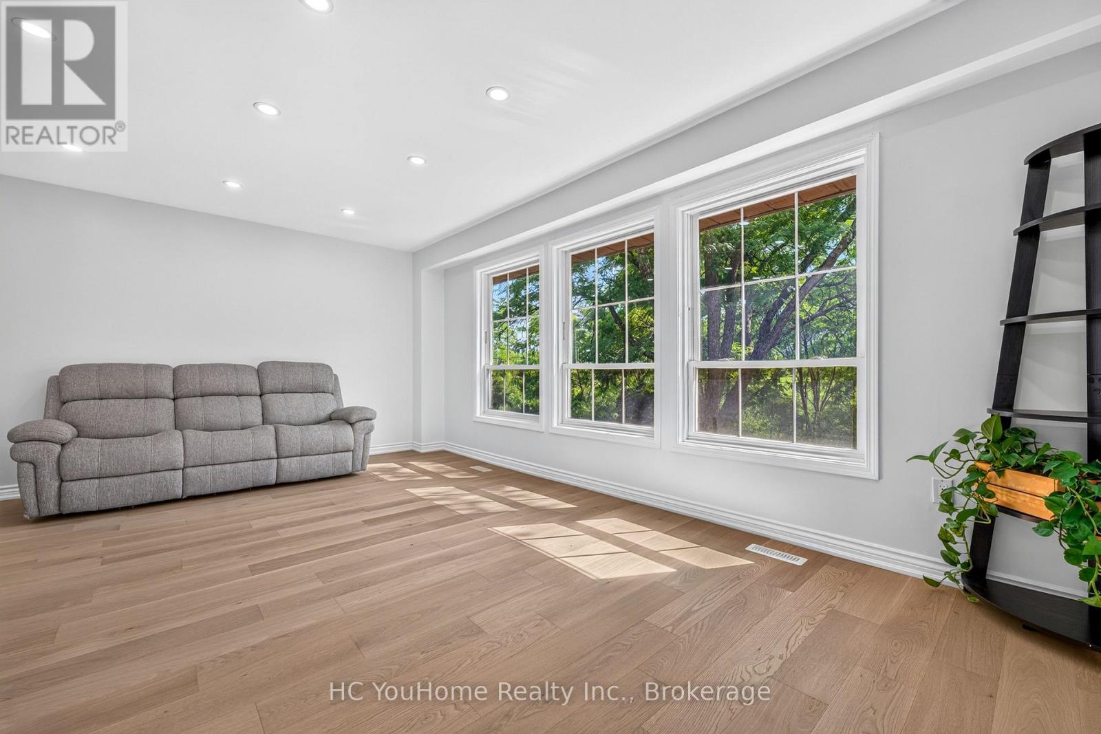 MLS® listing #30040322 for sale located at 32 - 81 BROOKMILL BOULEVARD