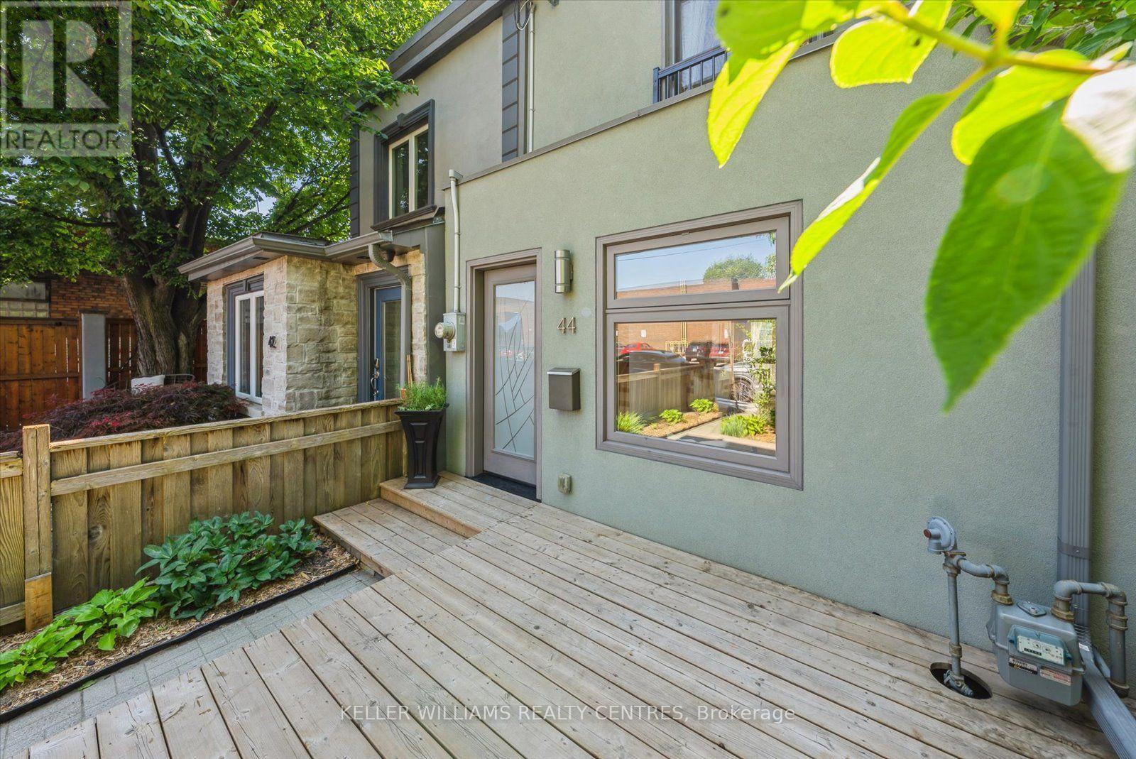 MLS® listing #30040330 for sale located at 44 LOGAN AVENUE