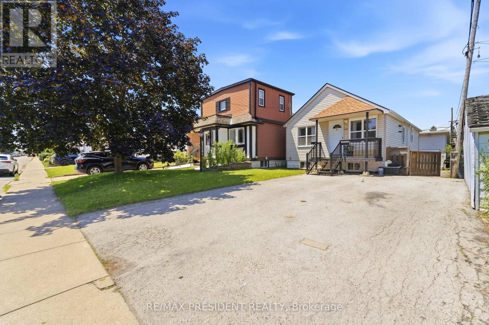 MLS® listing #30040349 for sale located at 43 ADAIR AVENUE N