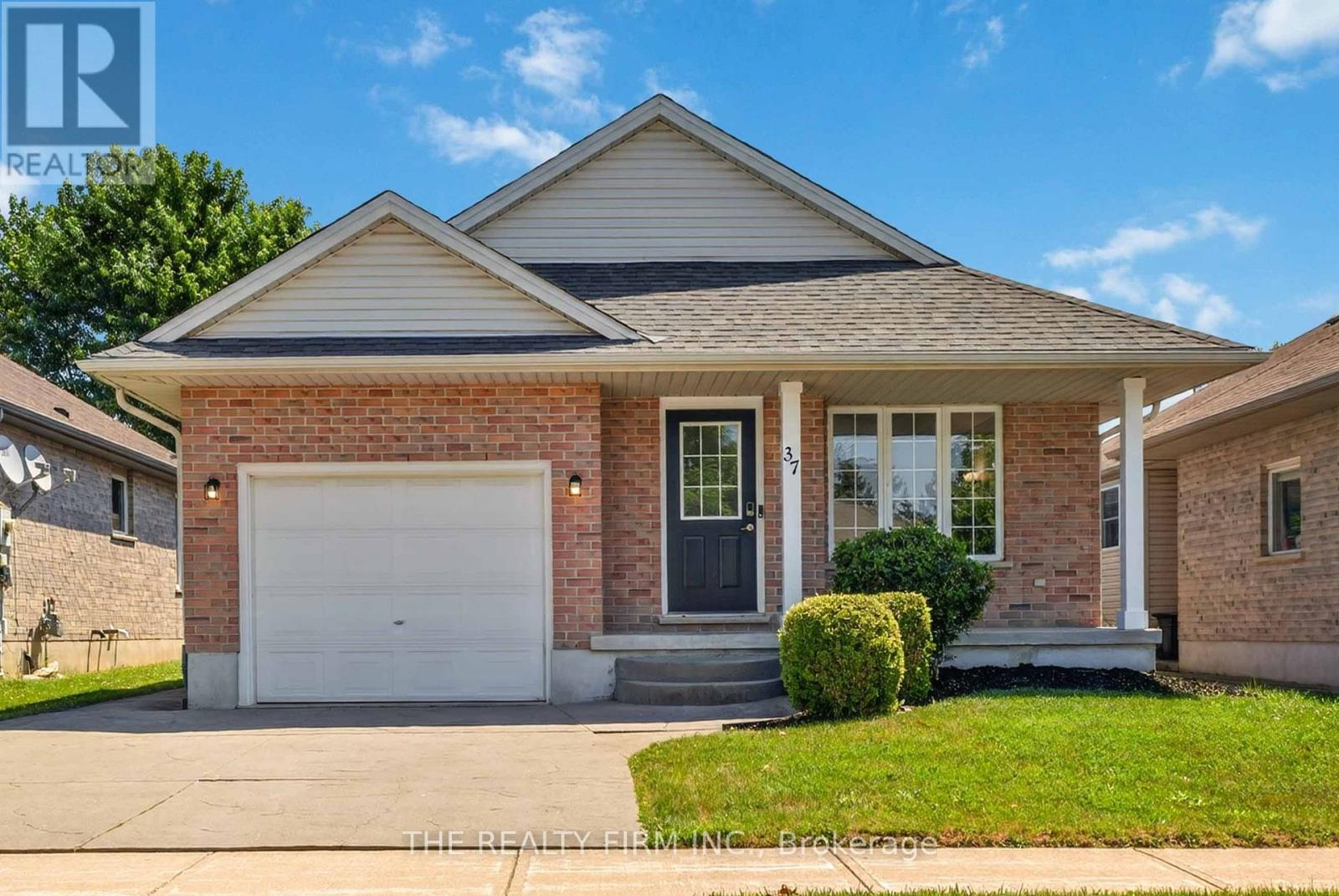 MLS® listing #30040358 for sale located at 37 LAKE MARGARET TRAIL