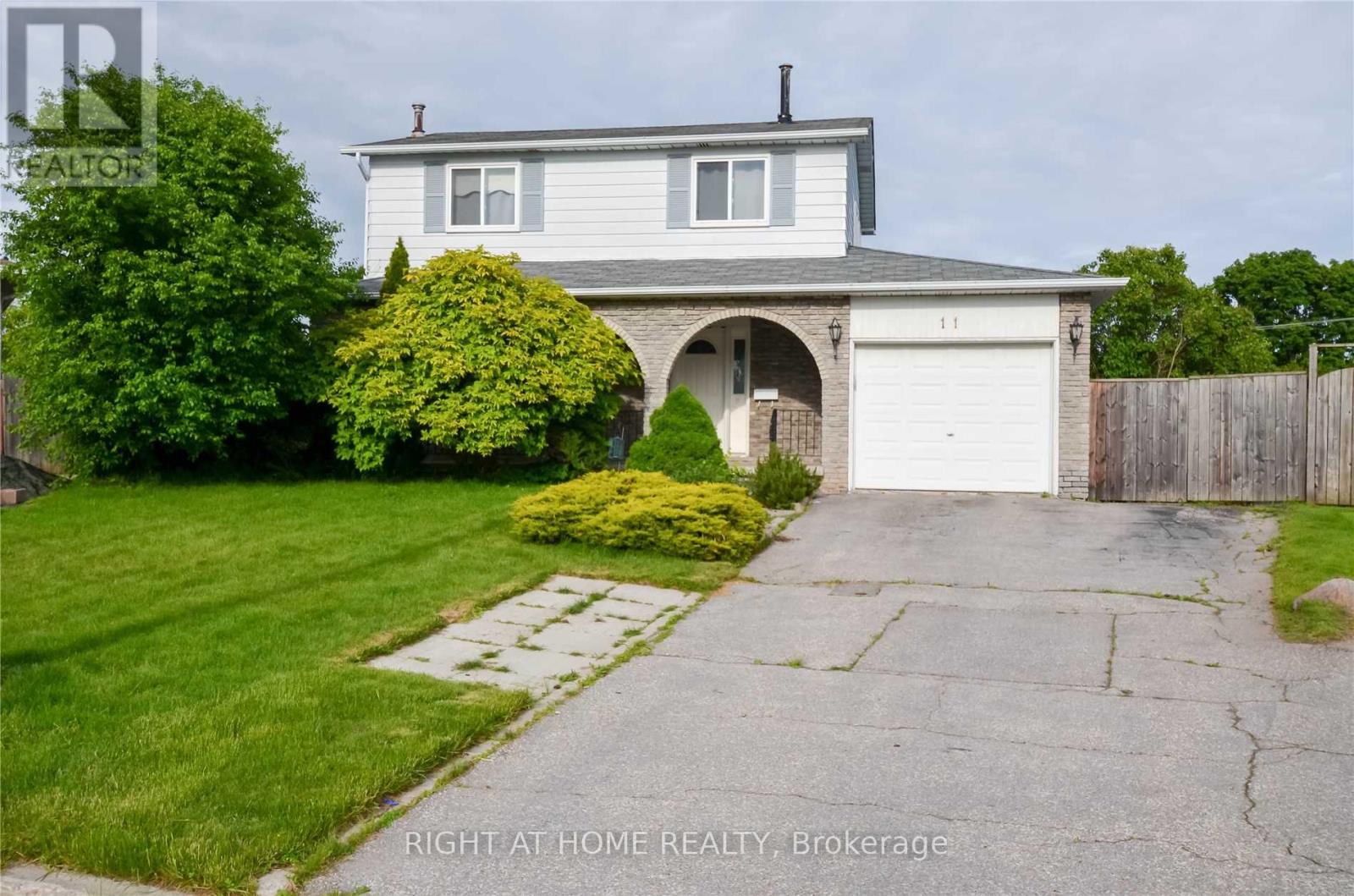 MLS® listing #30040370 for sale located at 11 KINNISON COURT