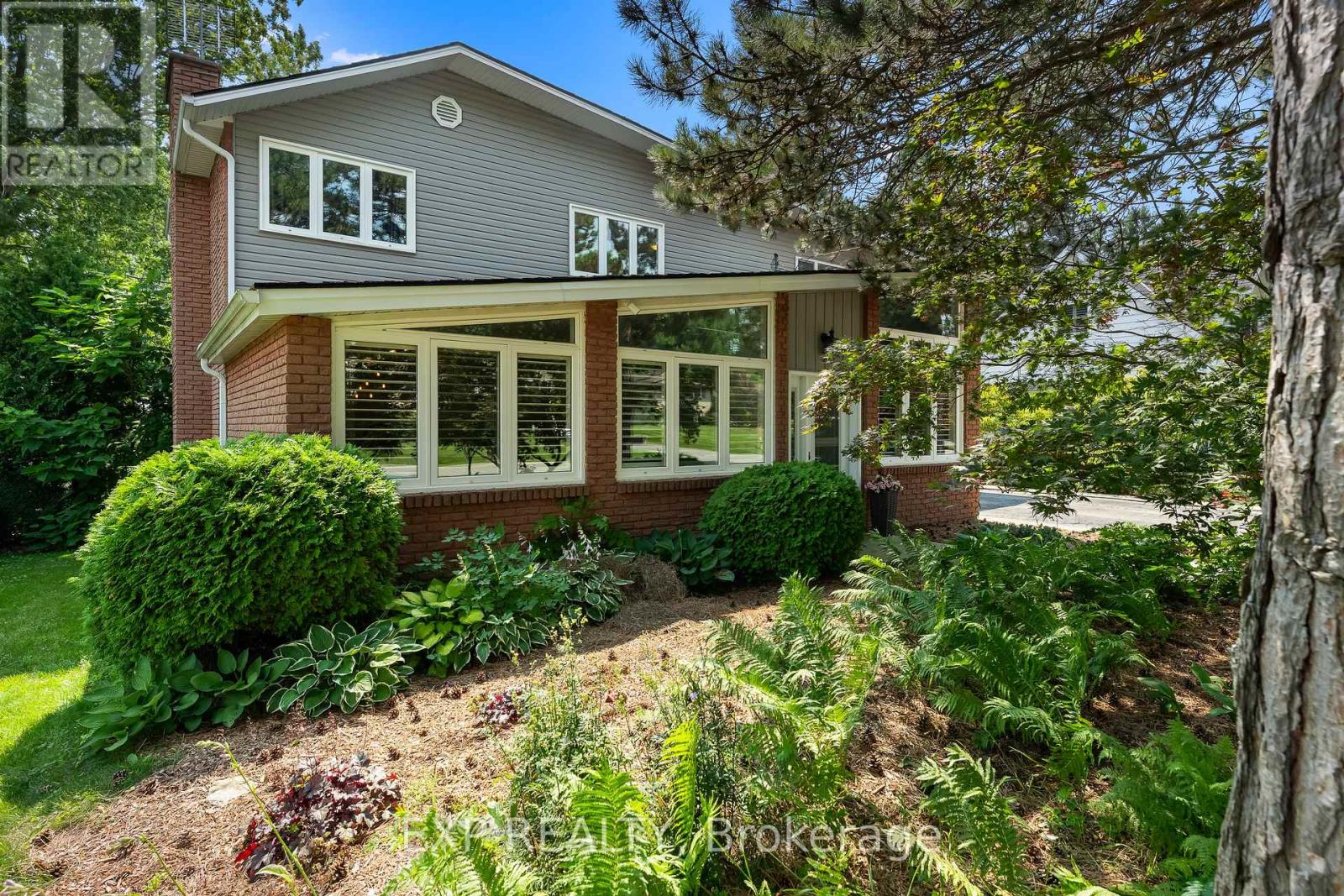 MLS® listing #30040466 for sale located at 9 STELLA STREET