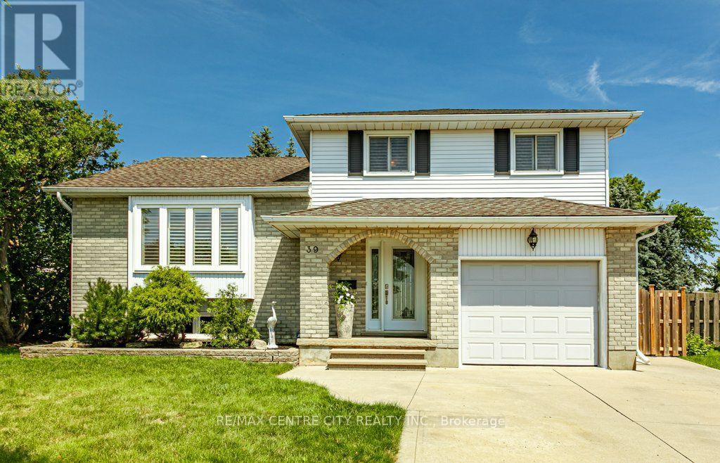 MLS® listing #30040735 for sale located at 39 BONNYBANK COURT