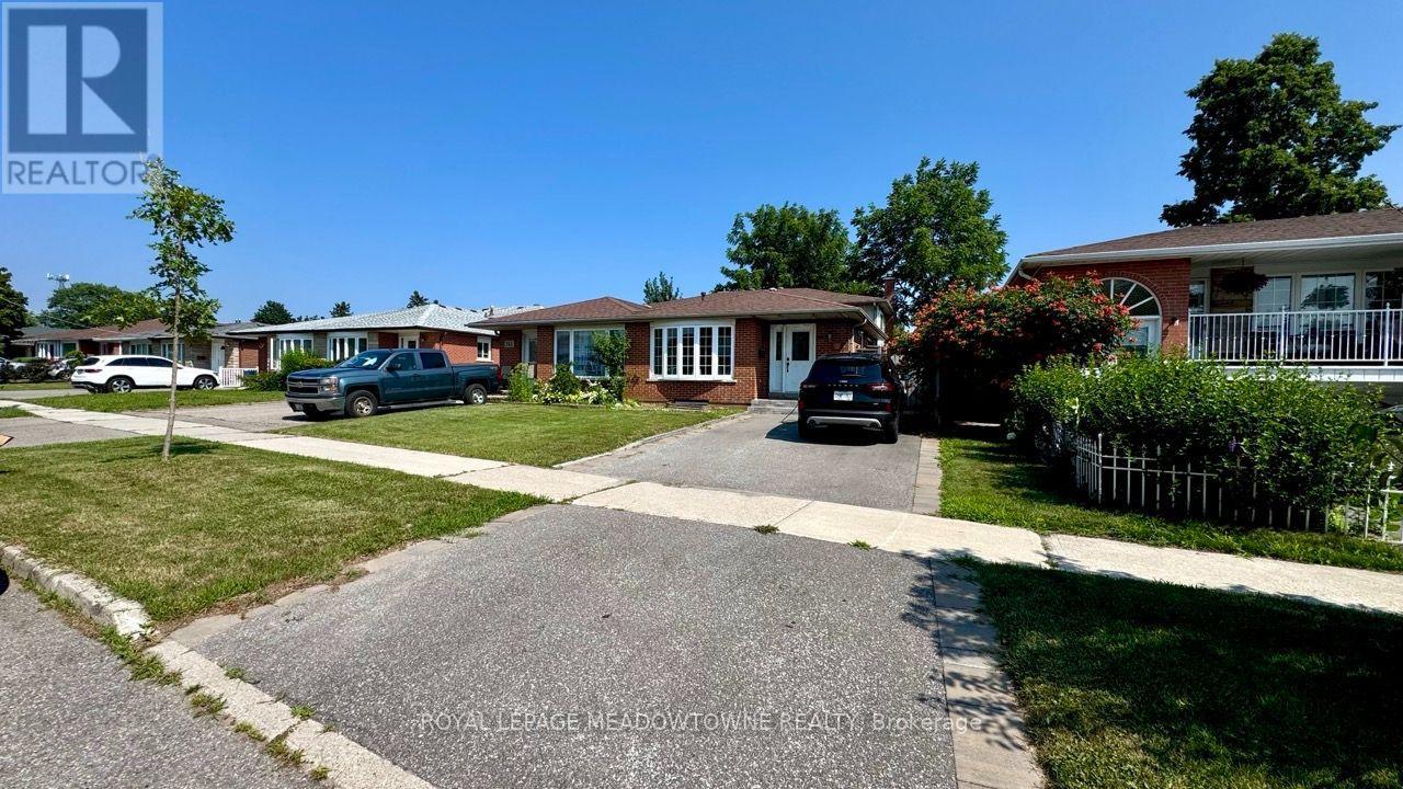 MLS® listing #30040928 for sale located at 739 CONSORT CRESCENT