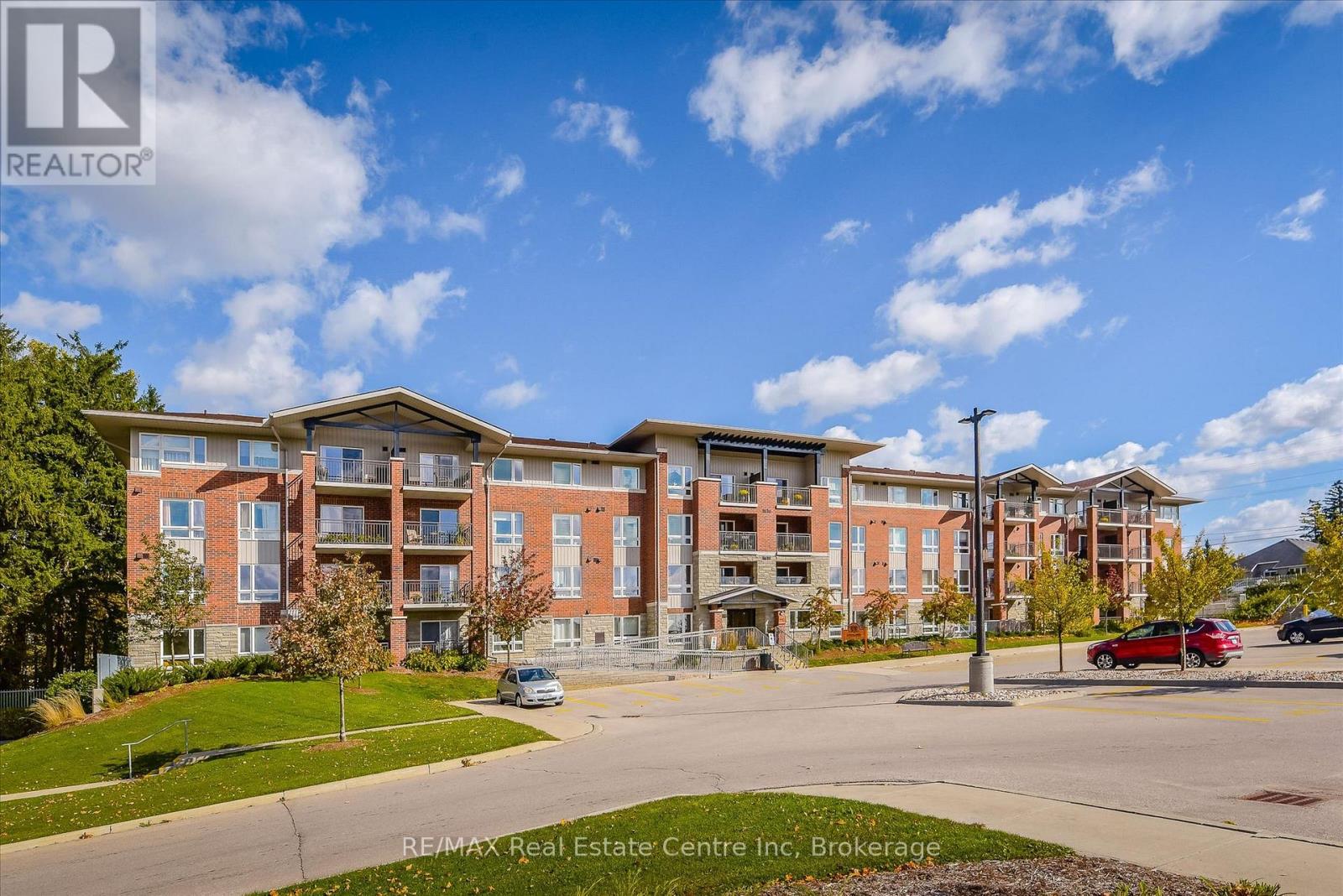 MLS® listing #30041147 for sale located at 302 - 645 ST DAVID STREET S