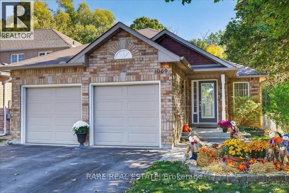 MLS® listing #30041185 for sale located at 1069 CORRIE STREET