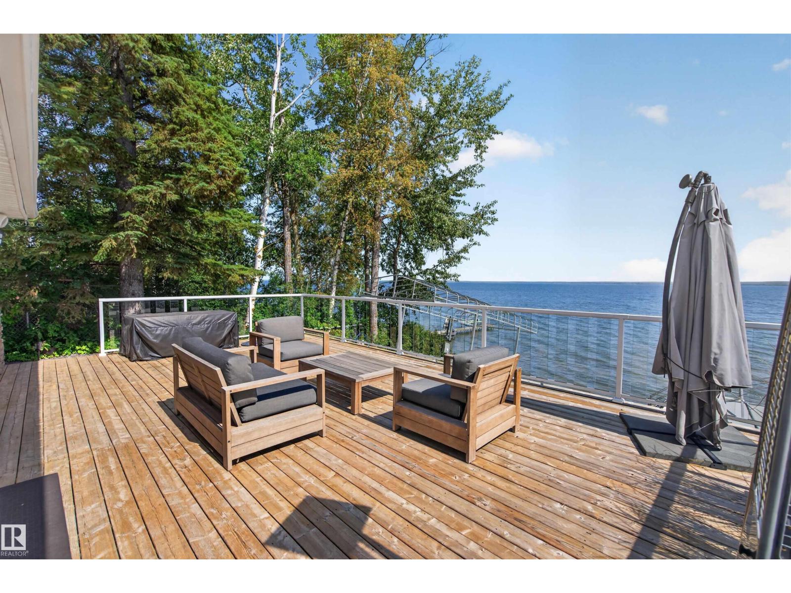 MLS® listing #30041290 for sale located at 80 CRYSTAL SPRINGS DR