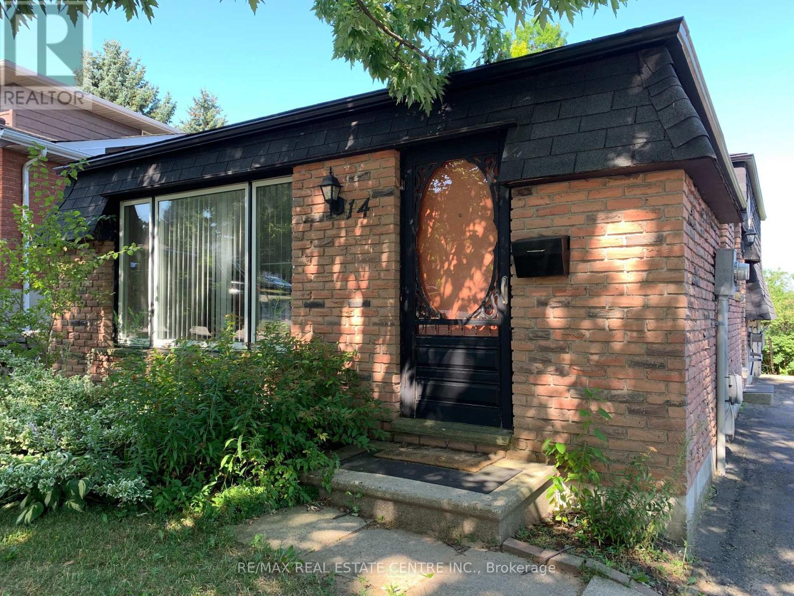 MLS® listing #30042056 for sale located at 14 SANDSPRINGS CRESCENT