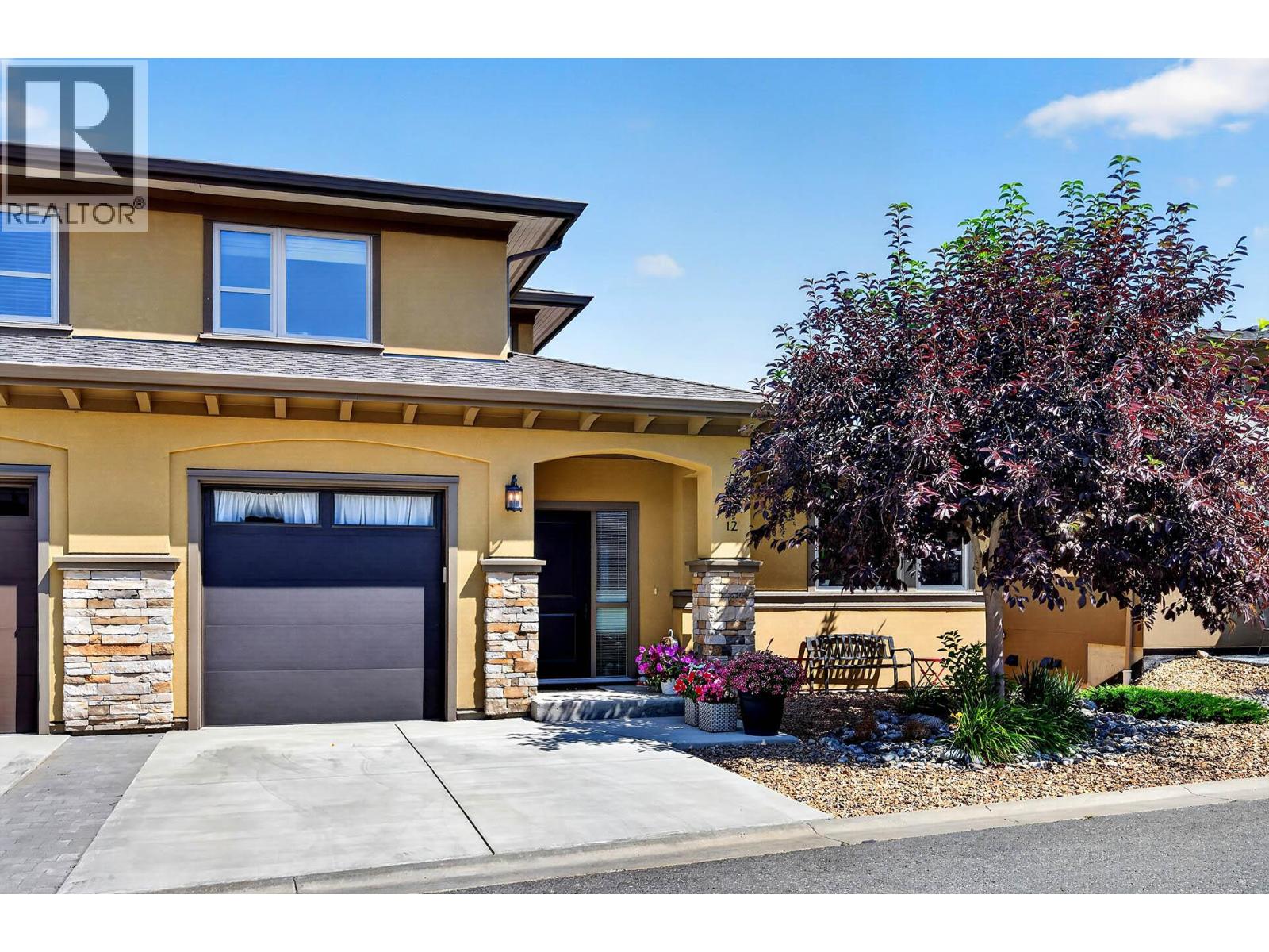 MLS® listing #30043856 for sale located at 2171 Van Horne Drive Unit# 12