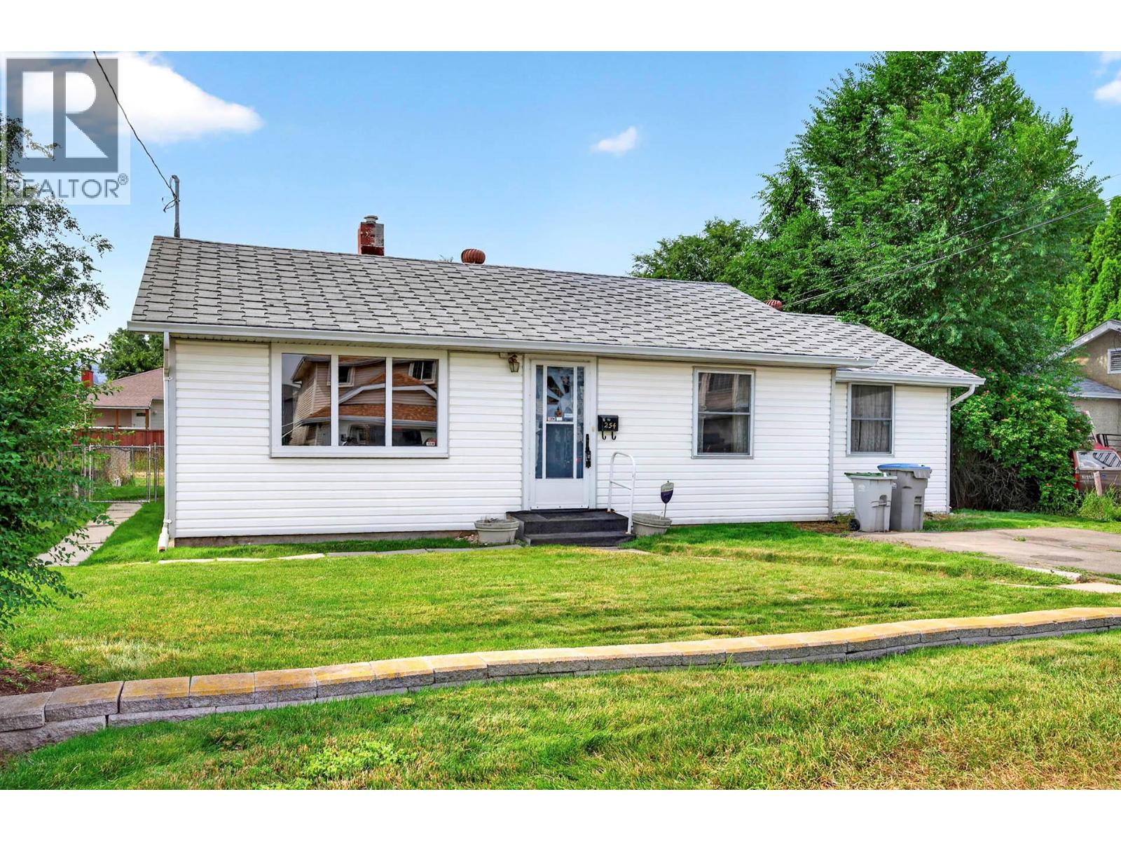 MLS® listing #30044482 for sale located at 254 Juniper Avenue