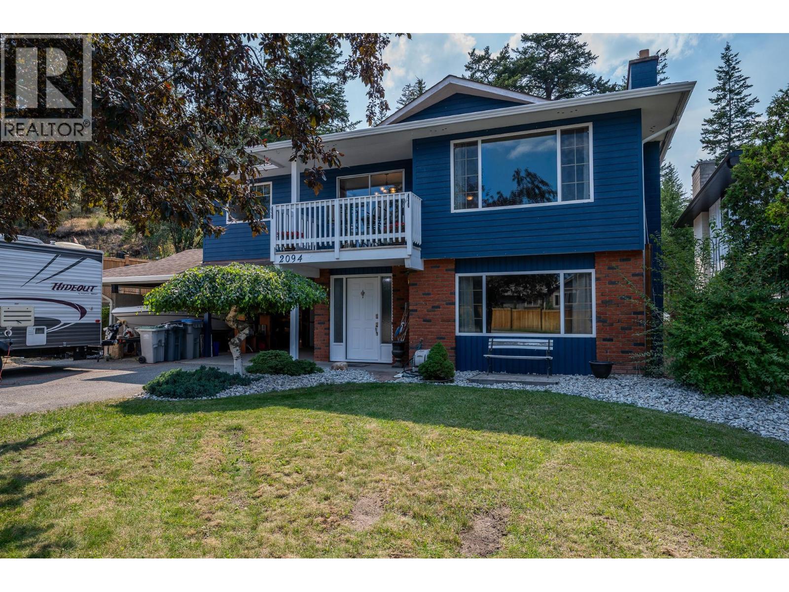 MLS® listing #30045219 for sale located at 2094 Van Horne Drive