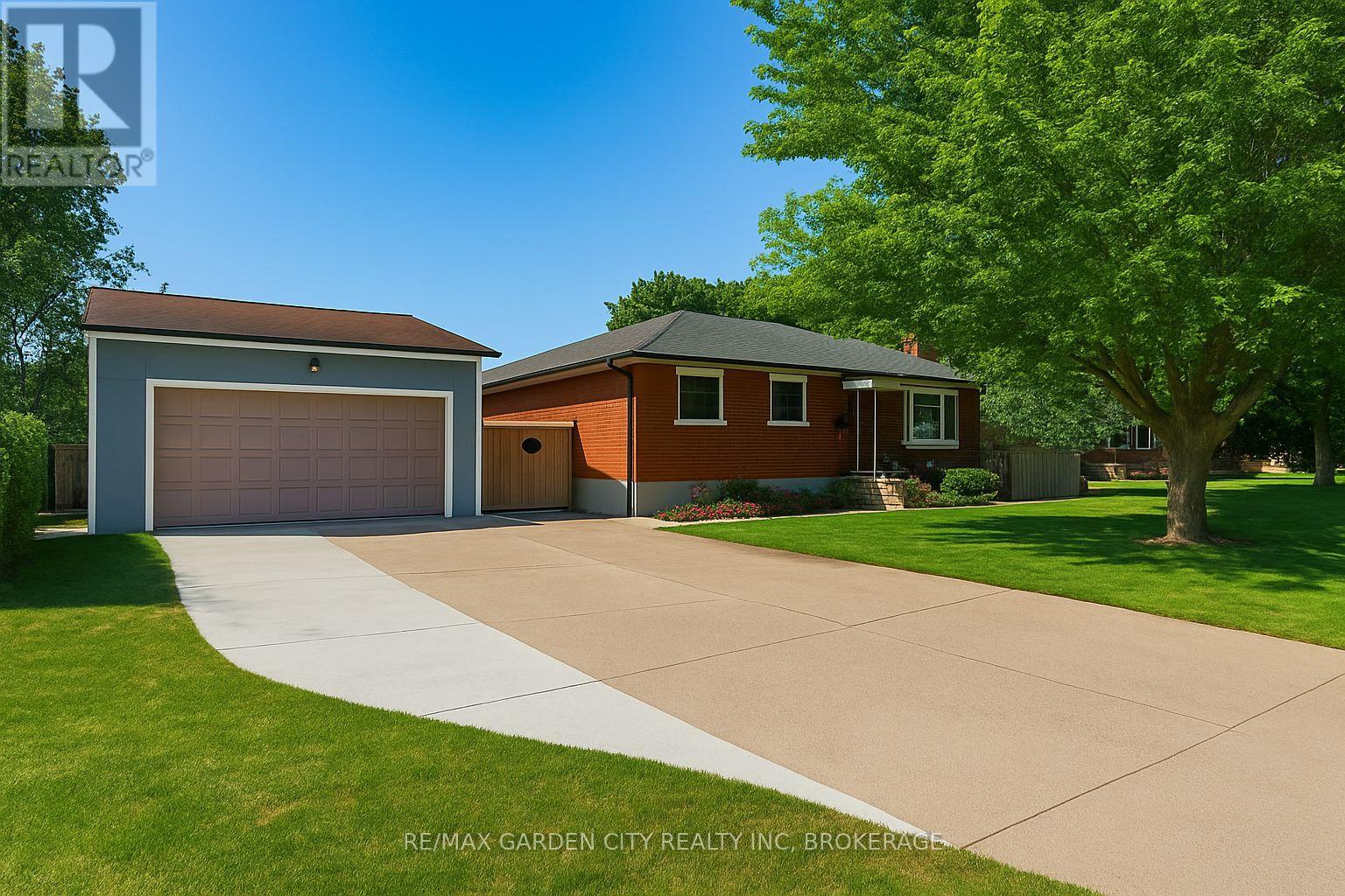 MLS® listing #30046240 for sale located at 26 MILLWARD AVENUE