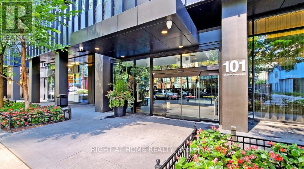 MLS® listing #30046298 for sale located at 520 - 101 CHARLES STREET E