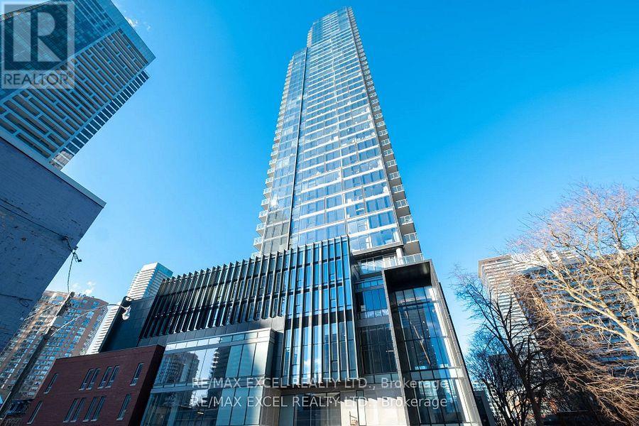 MLS® listing #30046299 for sale located at 3805 - 3 GLOUCESTER STREET
