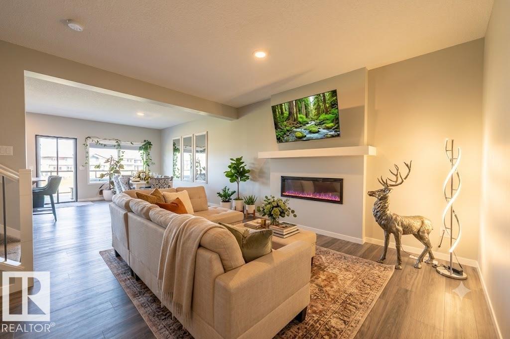 MLS® listing #30046322 for sale located at 5403 LARK LD NW