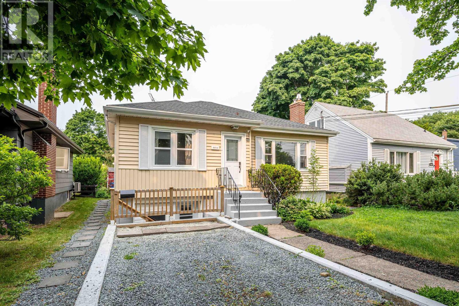 MLS® listing #30046655 for sale located at 3312 Ashburn Avenue