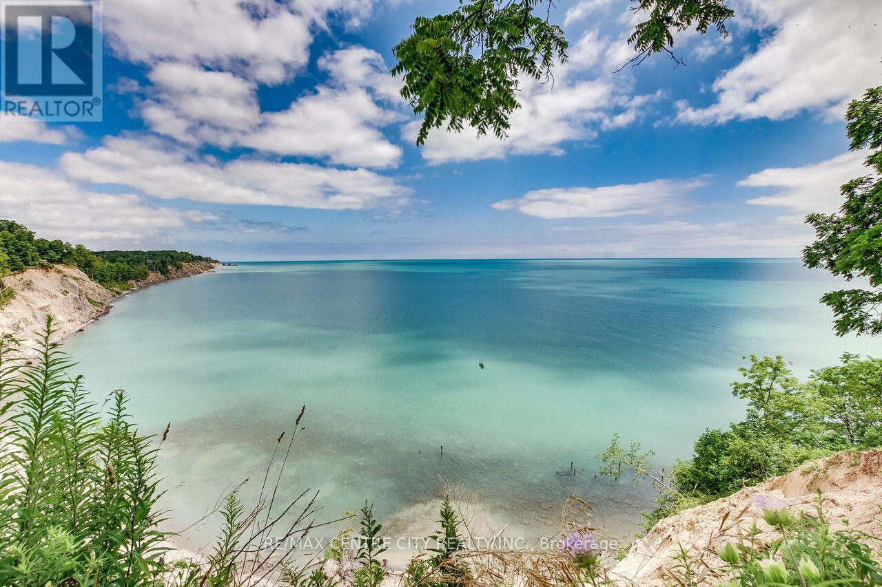 MLS® listing #30046825 for sale located at 136 BRAYSIDE STREET