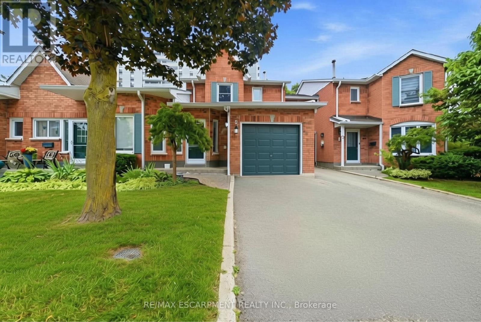 MLS® listing #30047138 for sale located at 2 - 2155 DUNCASTER DRIVE