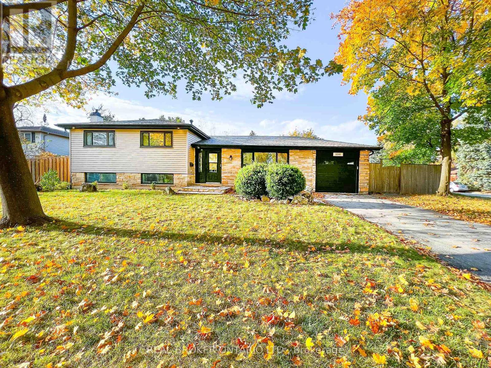 MLS® listing #30047412 for sale located at BSMT - 5285 WOODHAVEN COURT