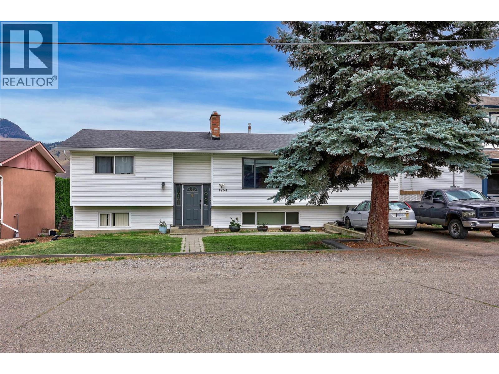 MLS® listing #30047771 for sale located at 1754 SHERIDAN Drive
