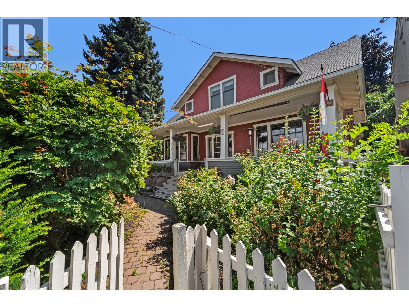 MLS® listing #30048281 for sale located at 179 Battle St W Street