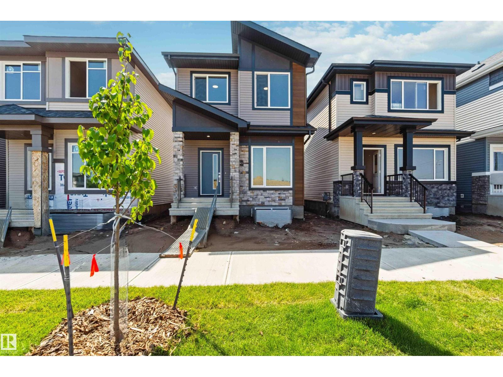 MLS® listing #30048571 for sale located at 223 157 AV NE NE