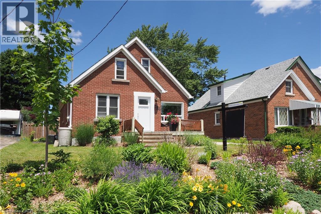 MLS® listing #30050153 for sale located at 784 ELIZABETH Street