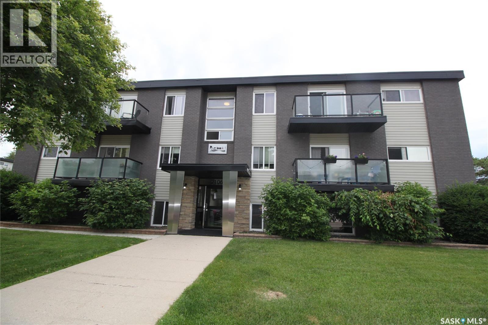 MLS® listing #30056247 for sale located at 2 2106 Ste Cecilia AVENUE