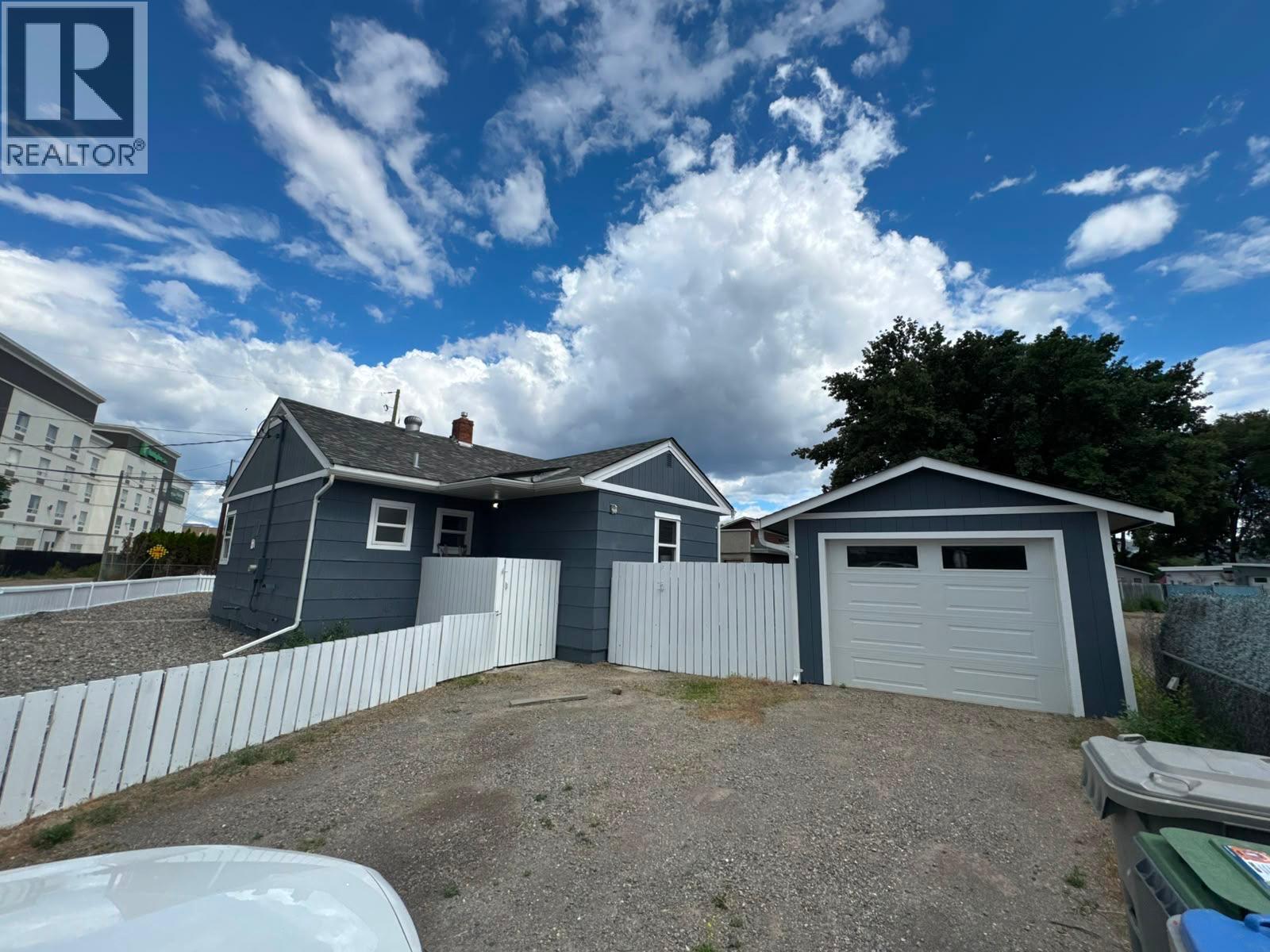 MLS® listing #30057143 for sale located at 121 Willow Street