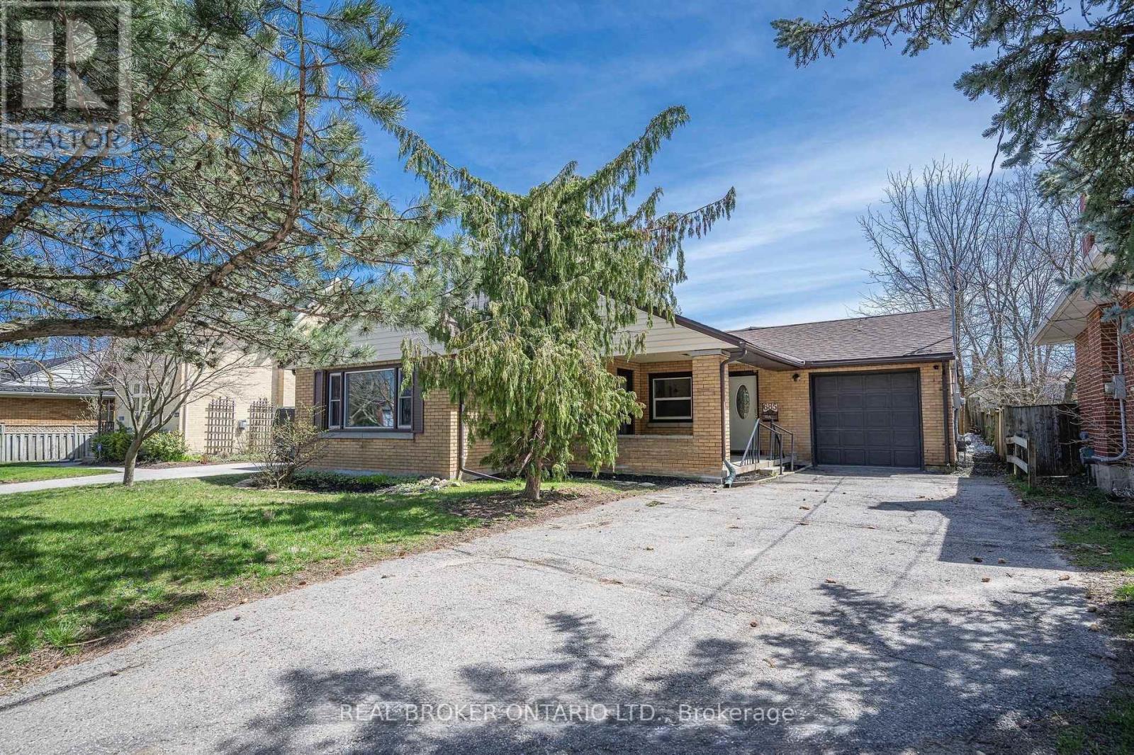 MLS® listing #30057344 for sale located at 685 FREDERICK STREET