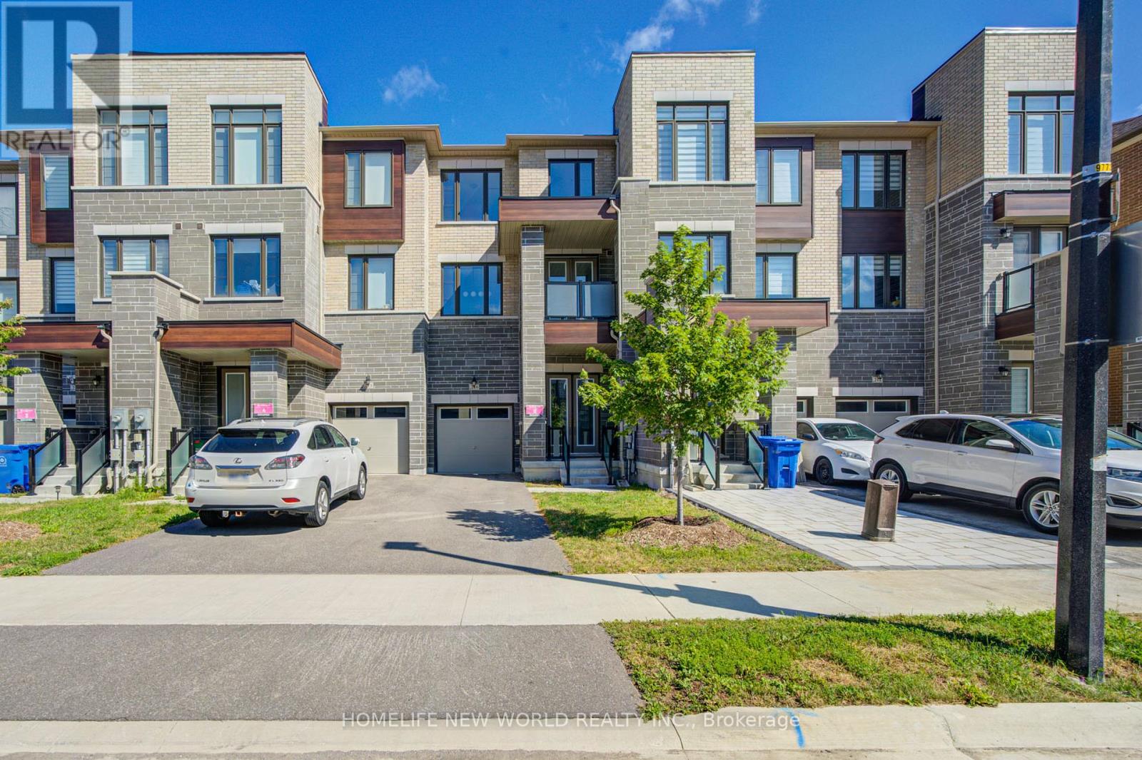 MLS® listing #30058952 for sale located at 216 VERMONT AVENUE
