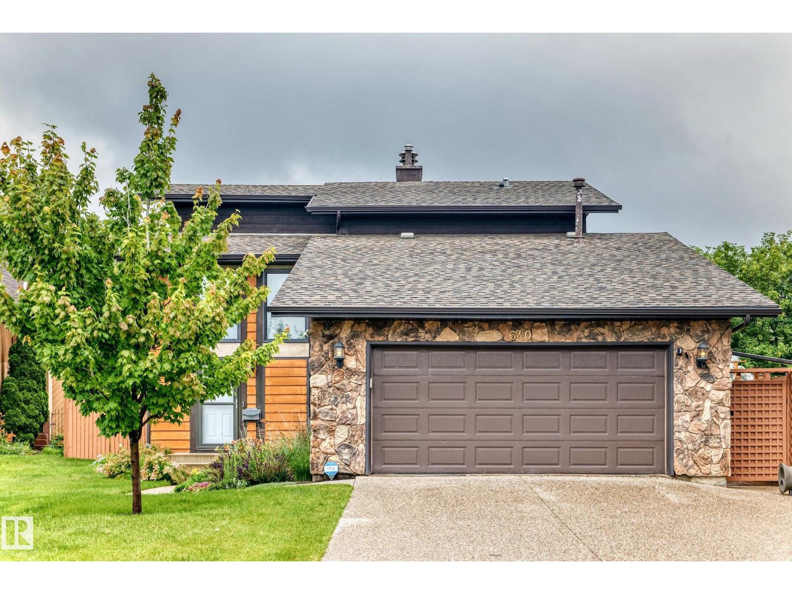 MLS® listing #30059003 for sale located at 640 WARWICK RD NW