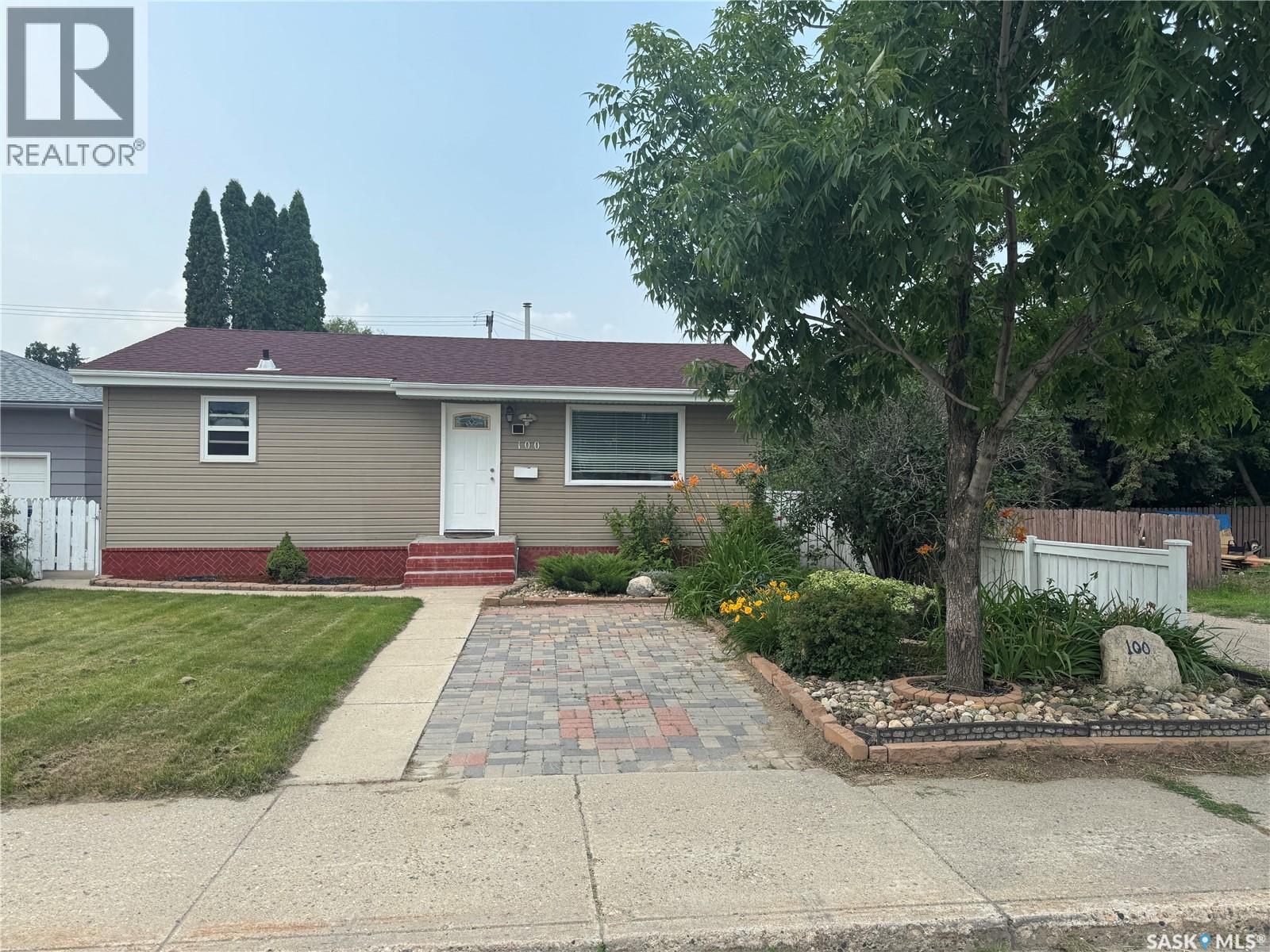 MLS® listing #30059133 for sale located at 100 105th STREET W