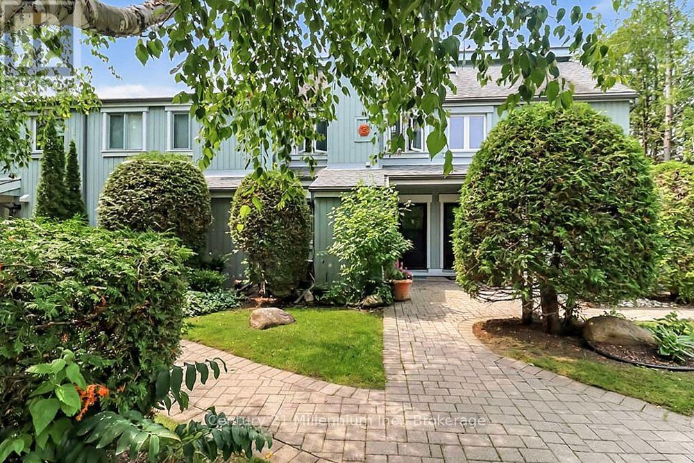 MLS® listing #30060058 for sale located at 21 - 127 FAIRWAY CRESCENT