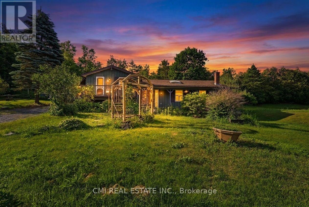 MLS® listing #30061551 for sale located at 8 JAKEMAN STREET