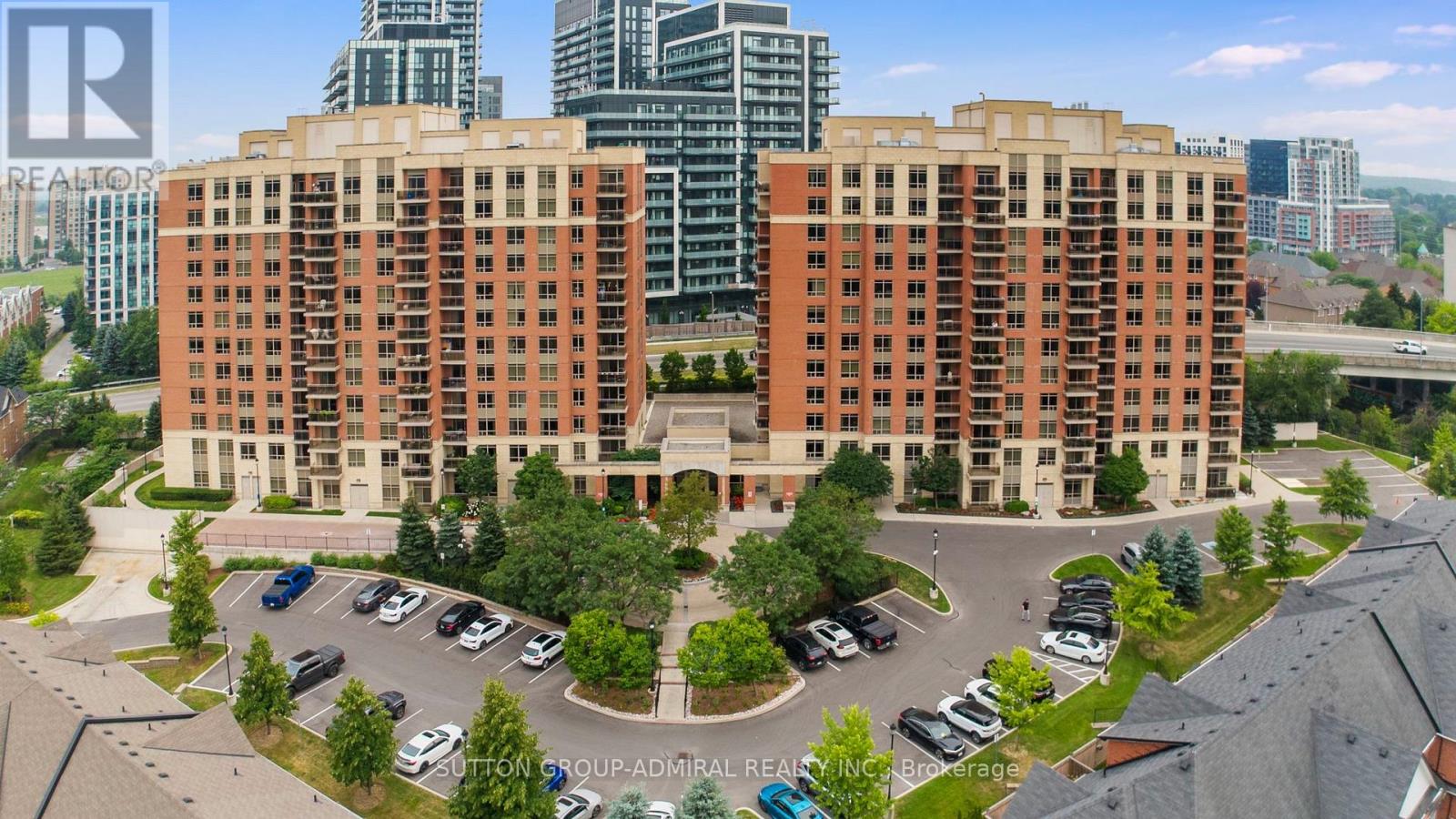 MLS® listing #30061746 for sale located at 307 - 73 KING WILLIAM CRESCENT