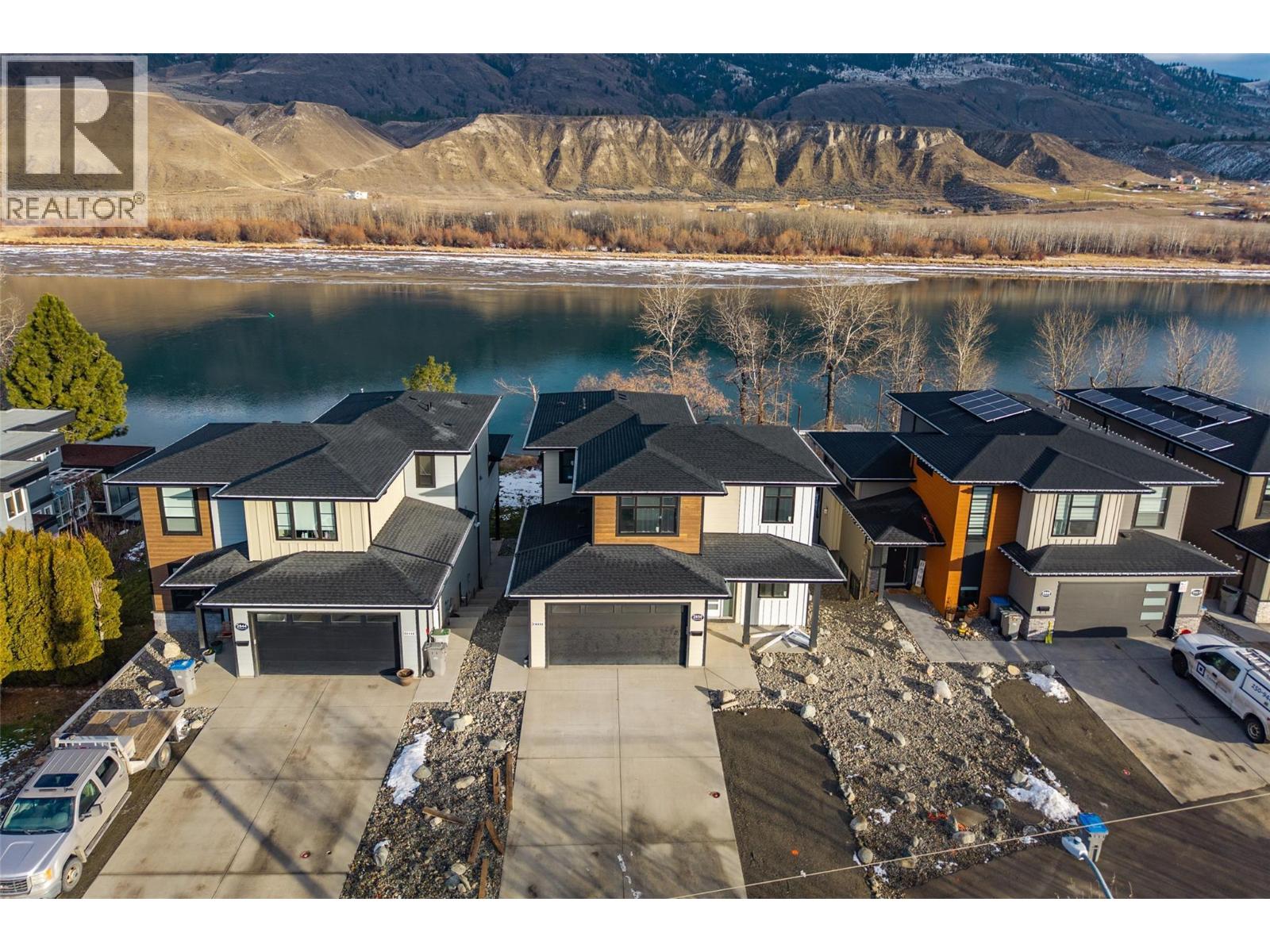 MLS® listing #30062834 for sale located at 2850 Thompson Drive