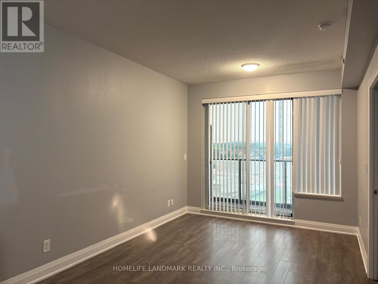 MLS® listing #30063917 for sale located at 616 - 28 UPTOWN DRIVE