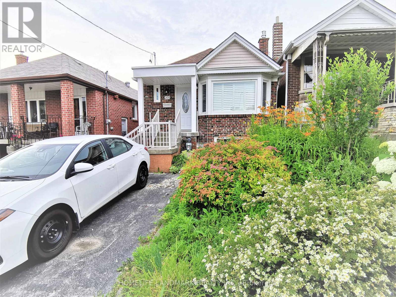 MLS® listing #30063963 for sale located at MAIN - 379 WHITMORE AVENUE