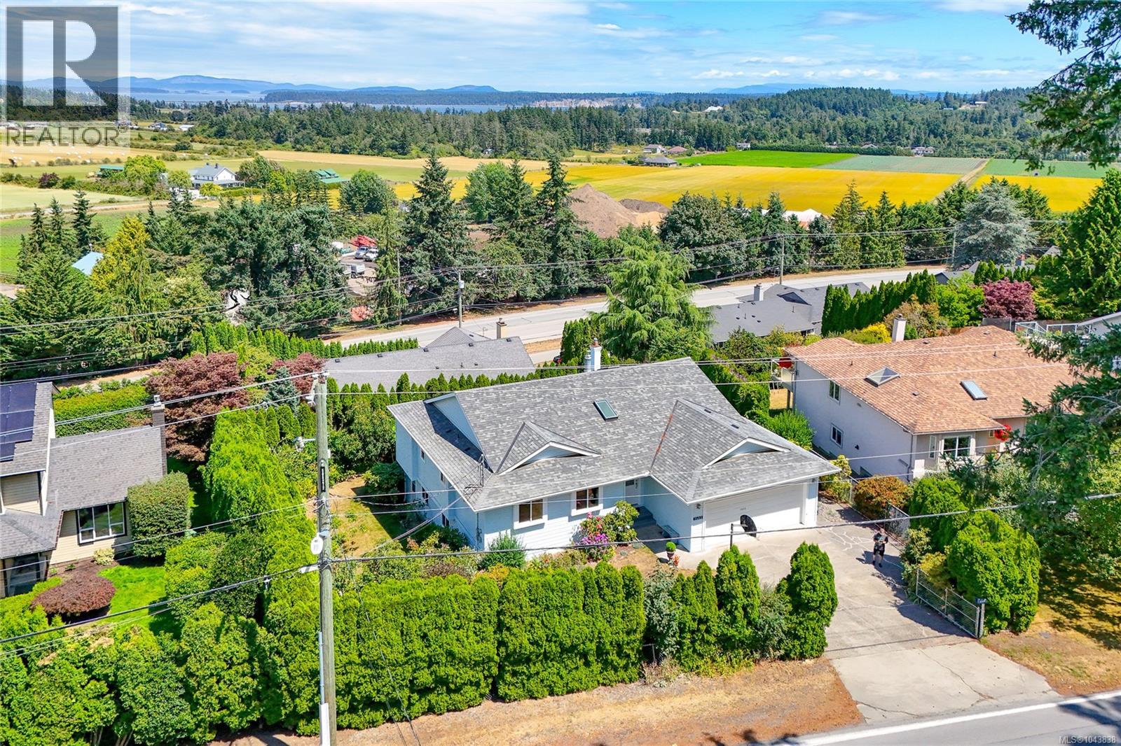 MLS® listing #30063982 for sale located at 7453 Veyaness Rd