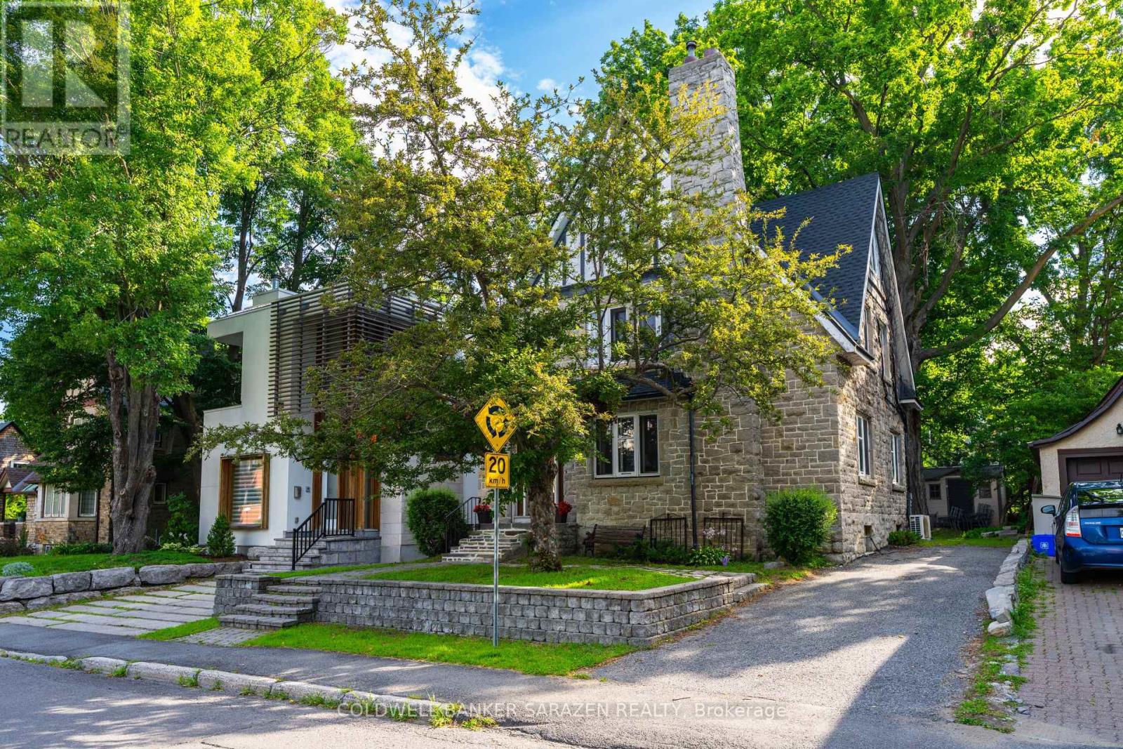 MLS® listing #30064017 for sale located at 211 B MELROSE AVENUE