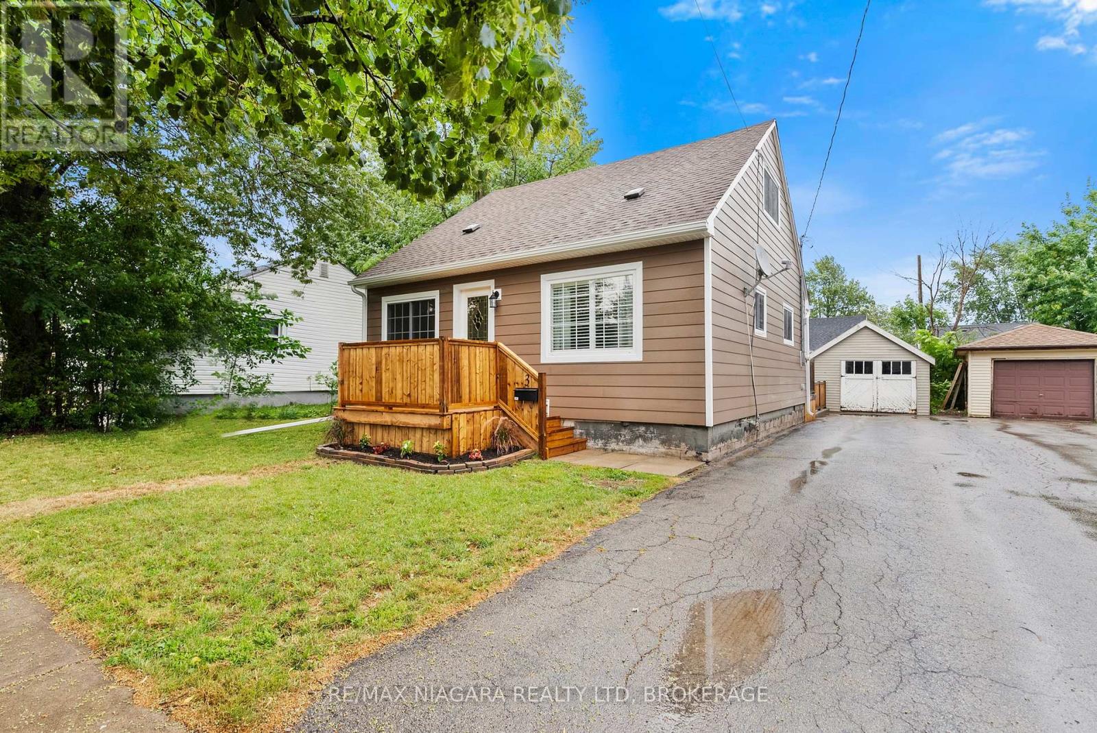MLS® listing #30064238 for sale located at 3 OSBORNE STREET